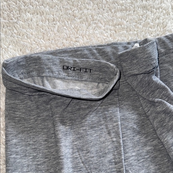 👕 EUC Nike Air Jordan Dri-FIT Long Sleeve Shirt – Gray, Size Large - Picture 9 of 9